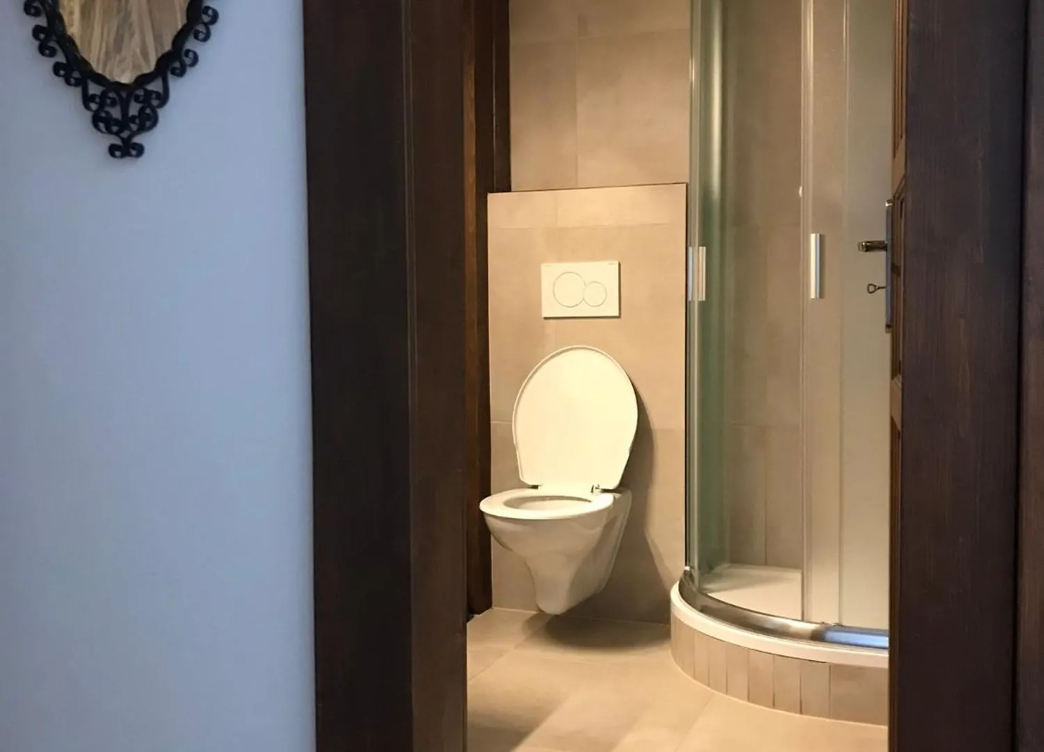 Apartman F Κάρλοβι Βάρι 0*,  Τσεχία